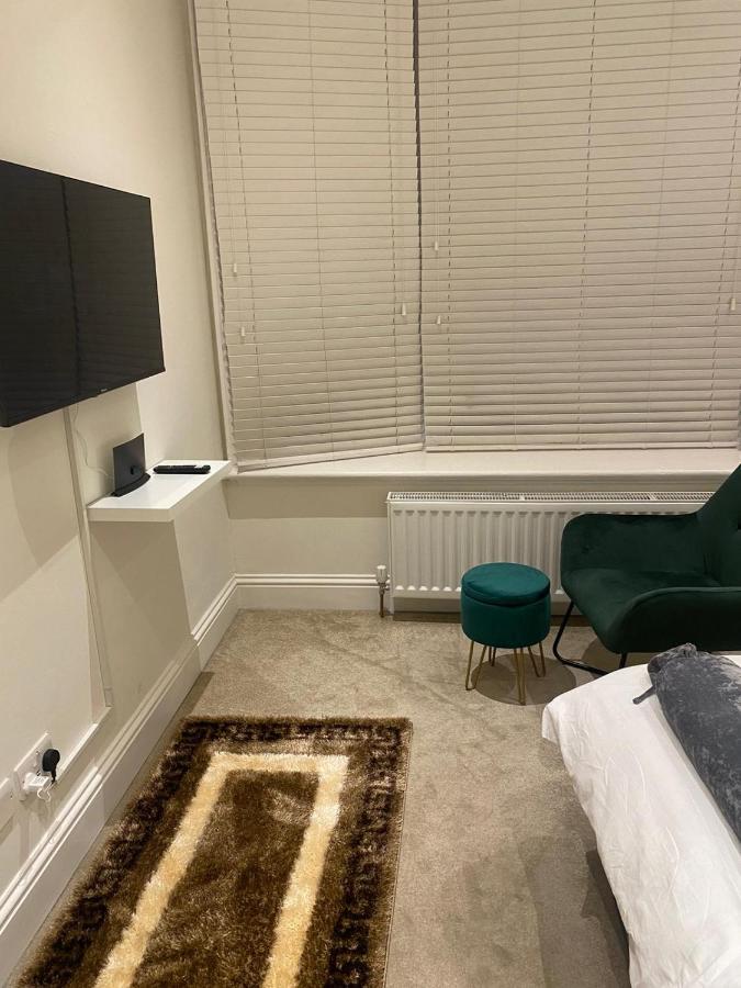 I&J Suites Londra Dış mekan fotoğraf