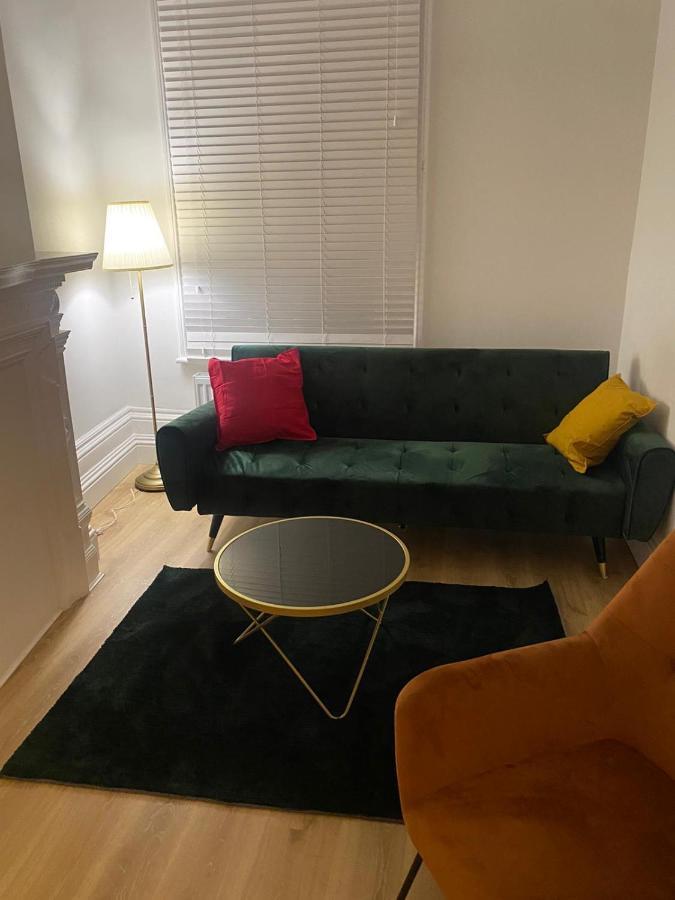I&J Suites Londra Dış mekan fotoğraf